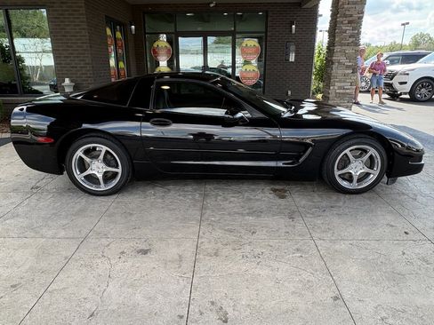 Used 2002 Chevrolet Corvette Coupe w/ Preferred Equipment Group2 RWD image 5