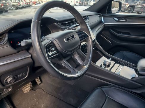 Used 2023 Jeep Grand Cherokee Overland image 17