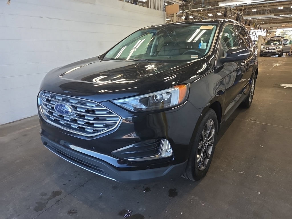 Used 2024 Ford Edge Titanium AWD/4WD image 2