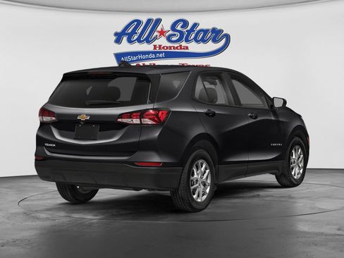 Used 2024 Chevrolet Equinox LT FWD image 2