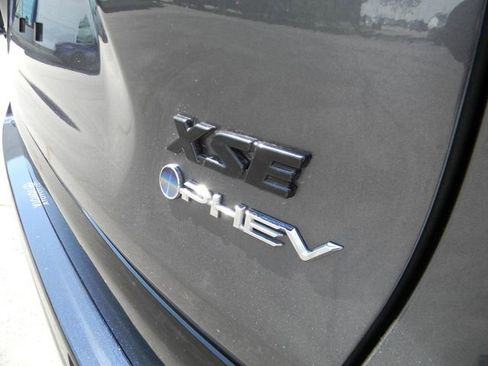 Used 2025 Toyota RAV4 XSE w/ Weather Package AWD/4WD image 8