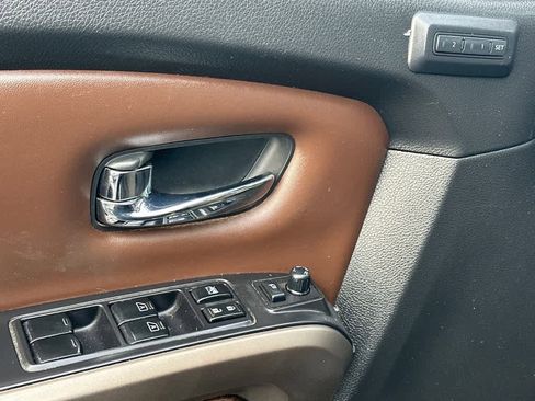 Used 2021 Nissan Titan Platinum Reserve w/ Moonroof Package image 18