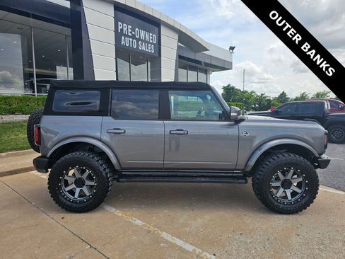 Used 2021 Ford Bronco Outer Banks AWD/4WD image 2