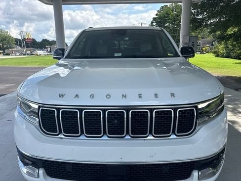 Used 2024 Jeep Wagoneer 4WD w/ Premium Group I image 8
