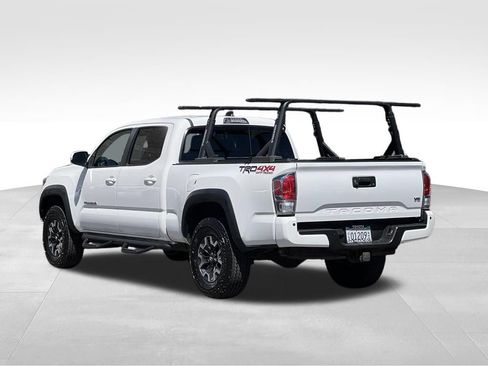 Certified 2021 Toyota Tacoma TRD Off-Road w/ TRD Premium Off Road Package AWD/4WD image 3