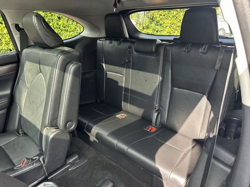 Used 2022 Toyota Highlander Platinum image 32