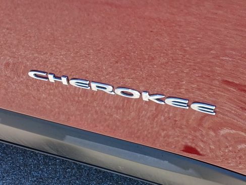 Used 2021 Jeep Cherokee Limited AWD/4WD image 33