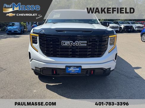 Used 2023 GMC Sierra 1500 AT4 w/ AT4 Premium Package AWD/4WD image 2