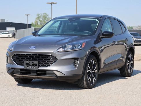 Used 2021 Ford Escape SE w/ SE Sport Appearance Package AWD/4WD image 6