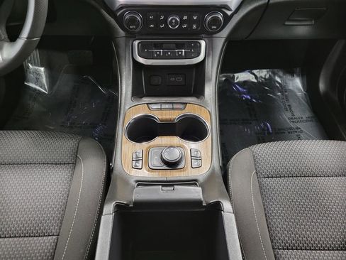 Used 2023 GMC Acadia SLE w/ Driver Convenience Package image 18