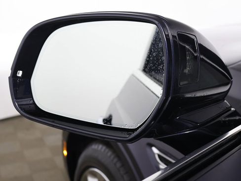 Used 2019 Bentley Bentayga V8 image 36