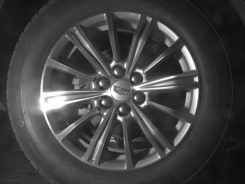 Used 2017 Cadillac XT5 Luxury w/ Driver Awareness Package image 11