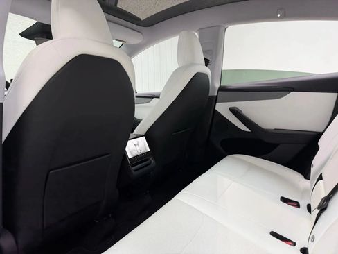 Used 2026 Tesla Model Y AWD image 16