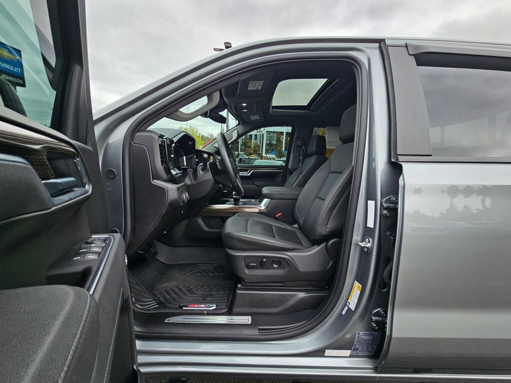 Certified 2026 Chevrolet Silverado 1500 RST AWD/4WD image 25