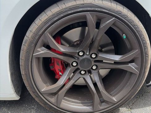 Used 2018 Chevrolet Camaro SS image 3