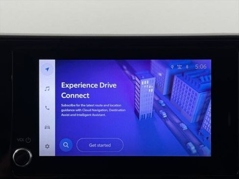 Certified 2024 Toyota Highlander XLE image 28