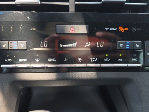 Used 2022 Toyota Avalon Limited w/ Advanced Safety Package FWD image 18
