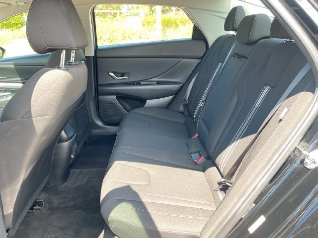 Used 2025 Hyundai Elantra SEL FWD image 22
