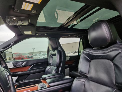 Used 2020 Lincoln Navigator Reserve w/ Equipment Group 208A Reserve AWD/4WD image 12