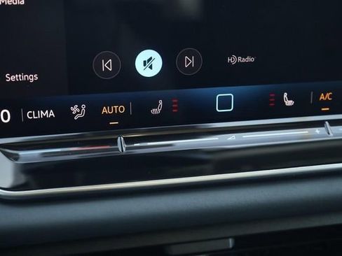 New 2026 Volkswagen Tiguan SE AWD/4WD image 17