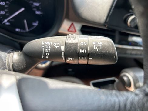 Used 2023 Toyota Sienna XLE image 22