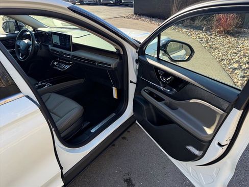 New 2026 Lincoln Corsair Reserve image 11