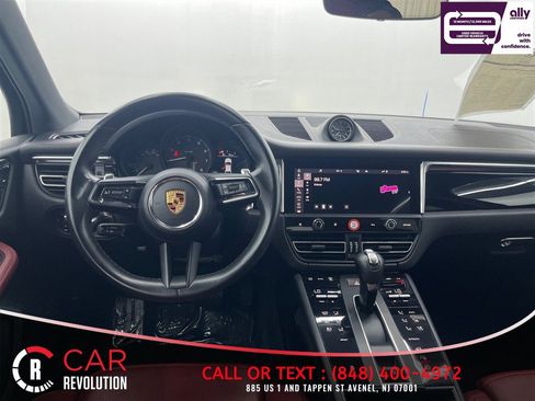 Used 2022 Porsche Macan w/ Premium Package Plus AWD/4WD image 42