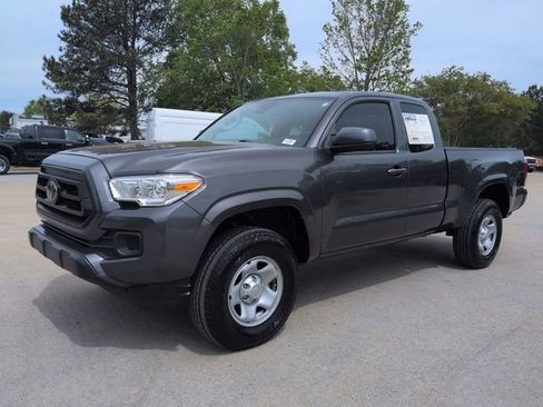 Used 2022 Toyota Tacoma SR w/ SR Convenience Package image 8