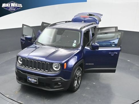 Used 2017 Jeep Renegade Latitude FWD image 26