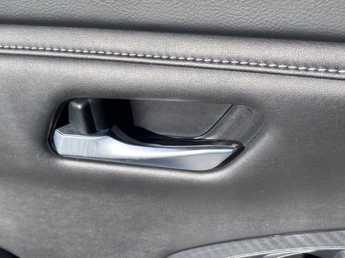 Used 2025 Nissan Sentra SV FWD image 19