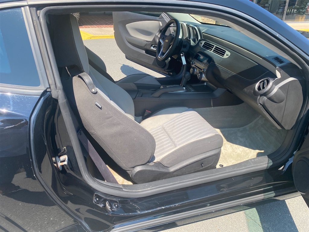 Used 2015 Chevrolet Camaro LS RWD image 9
