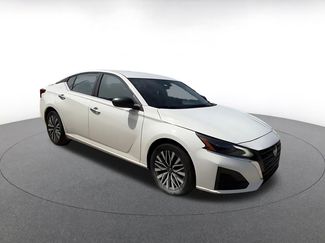 Used 2025 Nissan Altima 2.5 SV FWD video 2
