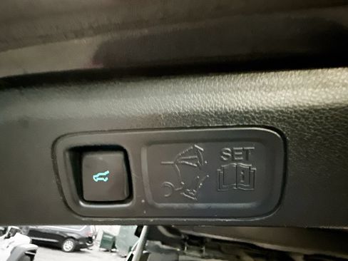 Used 2020 Ford Expedition Limited RWD image 31
