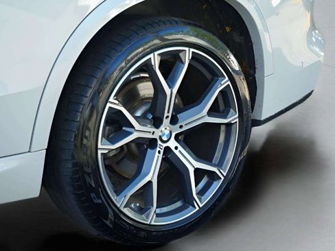 Used 2021 BMW X5 xDrive40i w/ M Sport Package image 57