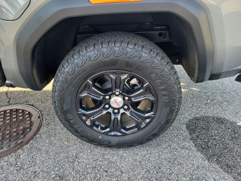 Used 2024 GMC Canyon Elevation w/ Convenience Package image 25