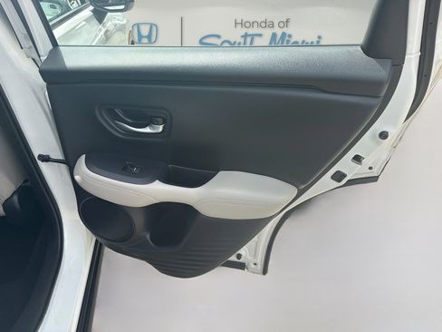 Certified 2025 Honda HR-V LX image 29