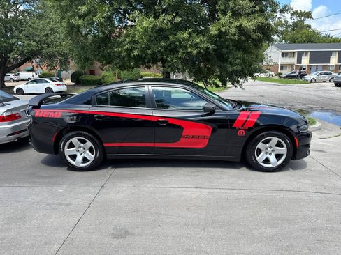 Used 2021 Dodge Charger Police RWD image 3