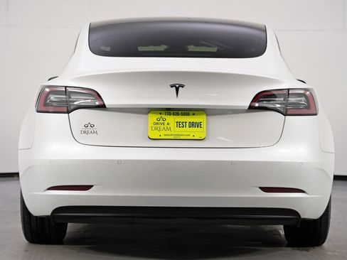 Used 2021 Tesla Model 3 Standard Range Plus image 11