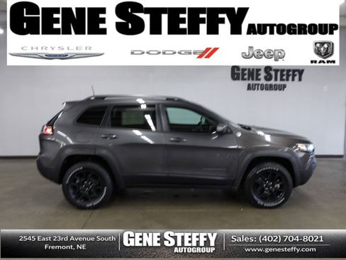 Used 2020 Jeep Cherokee Trailhawk AWD/4WD image 1
