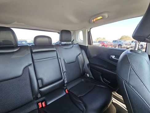 Used 2018 Jeep Compass Trailhawk w/ Cold Weather Group image 14