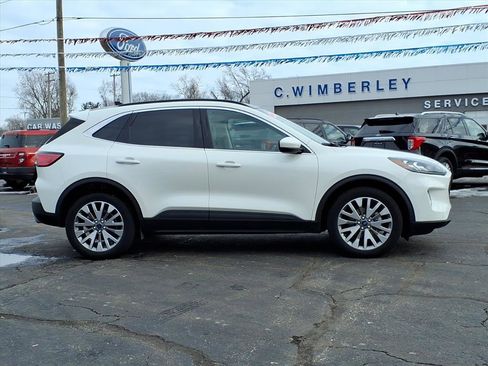 Certified 2022 Ford Escape Titanium w/ Class II Trailer Tow Package image 22