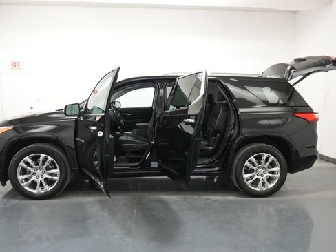 Used 2021 Chevrolet Traverse High Country AWD/4WD image 30