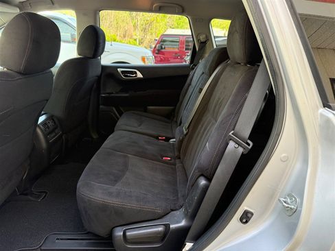 Used 2014 Nissan Pathfinder SV image 7