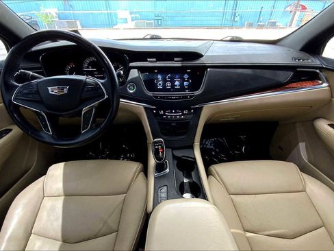 Used 2018 Cadillac XT5 Luxury w/ Driver Awareness Package image 28