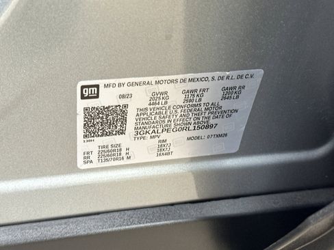 Used 2024 GMC Terrain SLT image 27