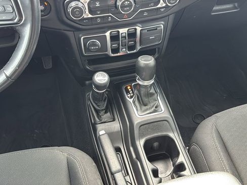 Used 2022 Jeep Wrangler Unlimited Sport w/ Sun And Sound Package AWD/4WD image 26