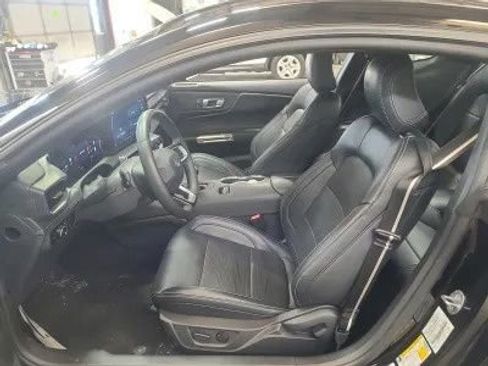 Used 2025 Ford Mustang GT Premium RWD image 6