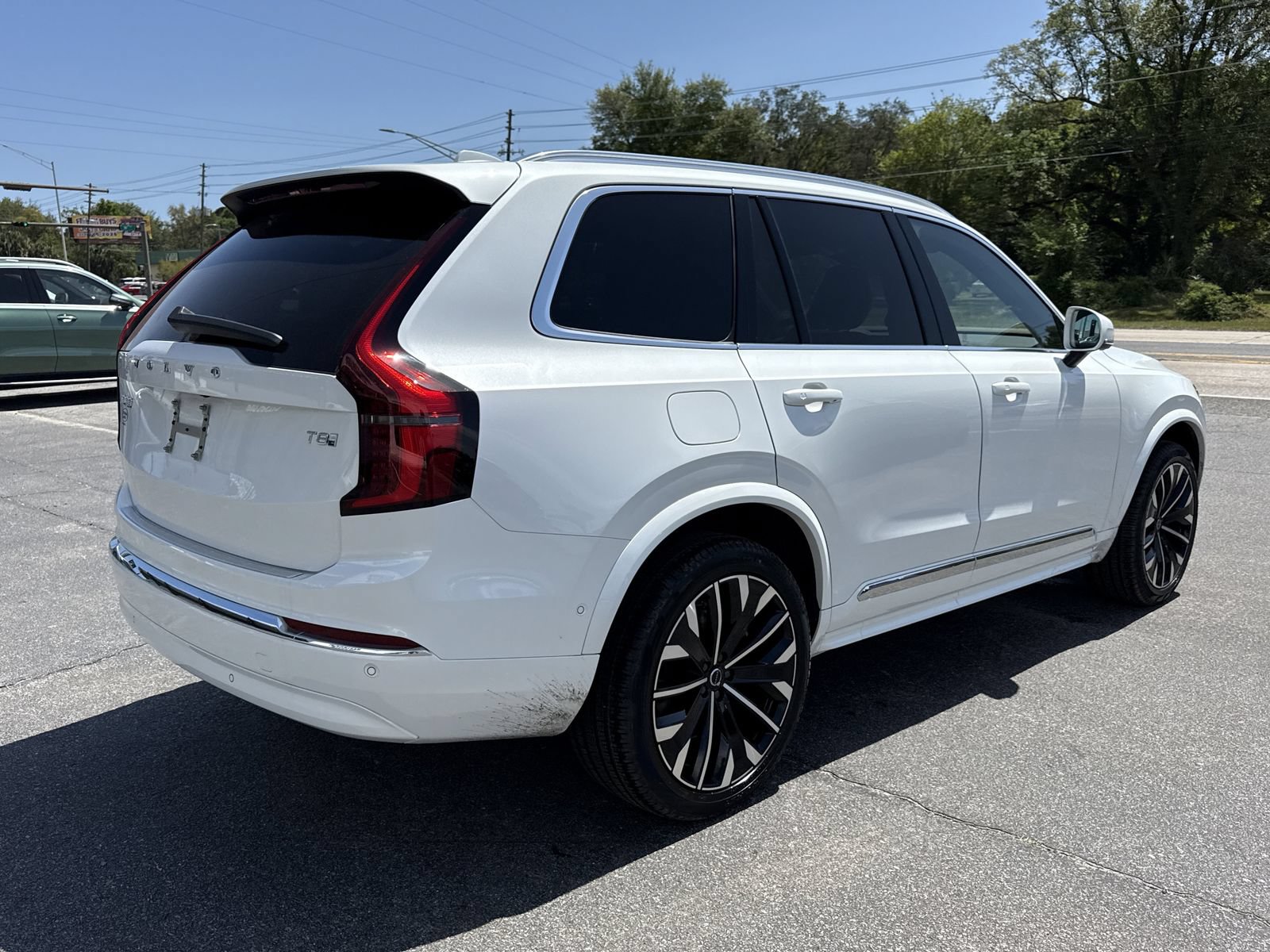 New 2026 Volvo XC90 T8 Plus w/ Protection Package Premier AWD/4WD image 5