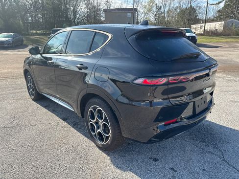 Used 2024 Alfa Romeo Tonale Ti w/ Premium Interior Package image 7