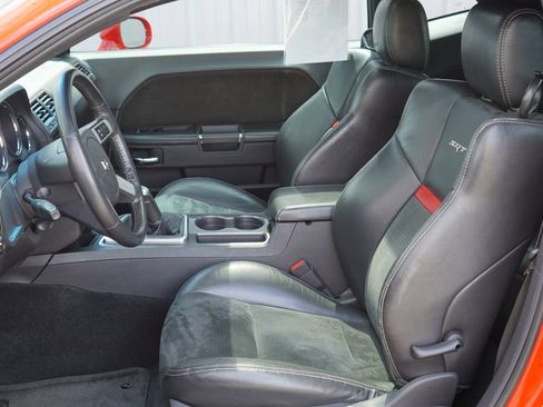 Used 2009 Dodge Challenger SRT8 RWD image 9